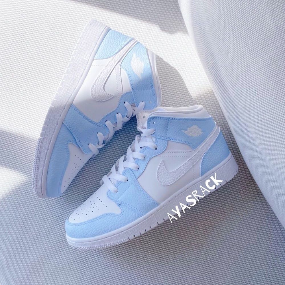 Custom painted air jordan mid - Picture 2 of 3